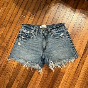 Abercrombie & Fitch Mid Rise Boyfriend Short